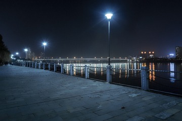 马洪伟+沅水一桥夜色+湖南省常德市城区国道207线和国道319线的交汇处