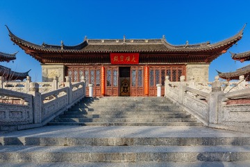 傍晚的毗卢寺大雄宝殿+南京
