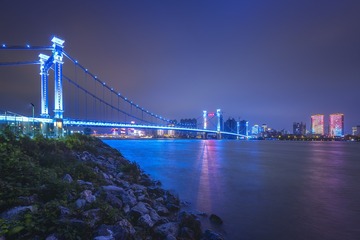 夜空下璀璨的凤雏大桥+湖北襄阳