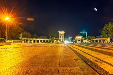夜色光影中的山东大学威海校区+威海
