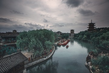 有云天空下的唐城+湖北襄阳