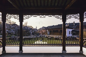 从傍晚时分的芥子园远眺大报恩寺塔+老门东（南京）