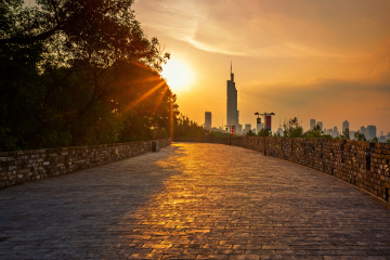 中秋时节的台城和紫峰落日+南京