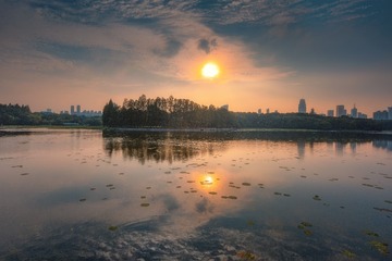 傍晚的东湖