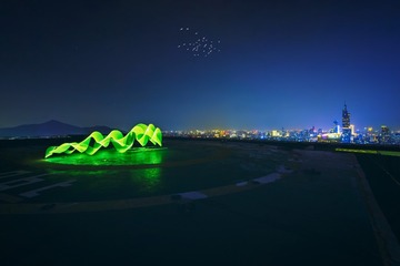 楼顶停机坪光绘和紫峰大厦夜色（南京）