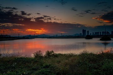 牛首山远眺