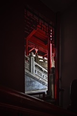 门外回廊楼梯处的光影+毗卢寺（南京）