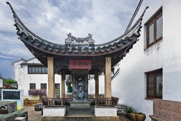 春日阴天光影中的山塘寻胜御碑亭+七里山塘（苏州）