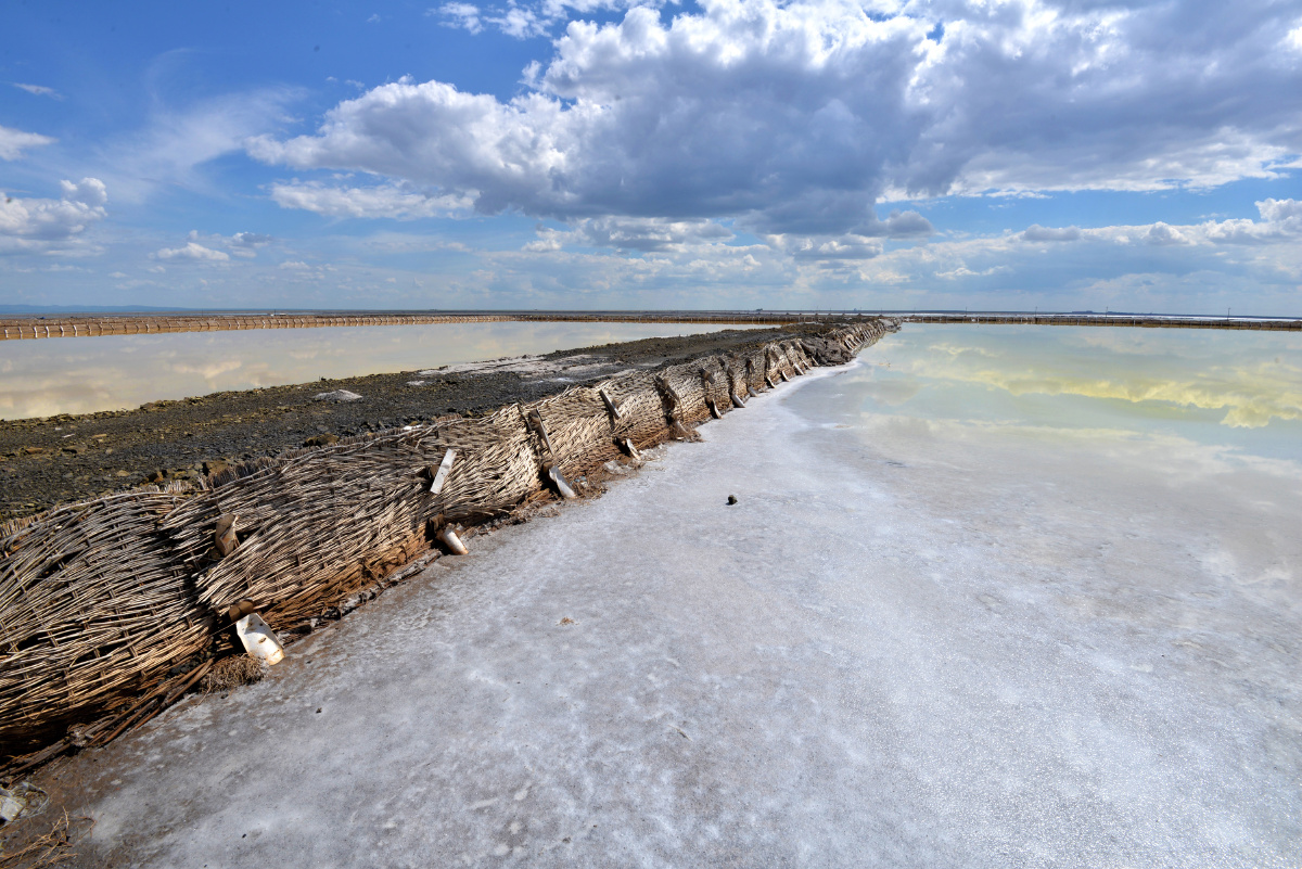 额吉淖尔盐湖