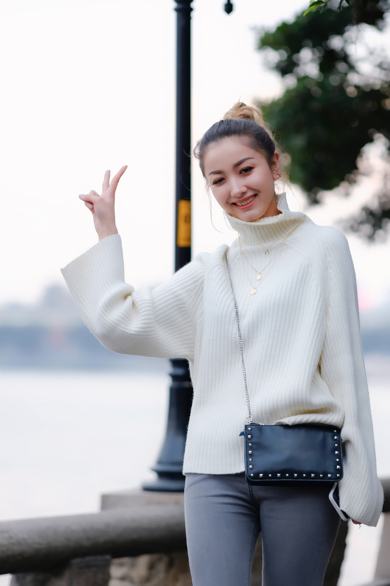 漂亮的新疆美女 - 檐角的时光 - 图虫