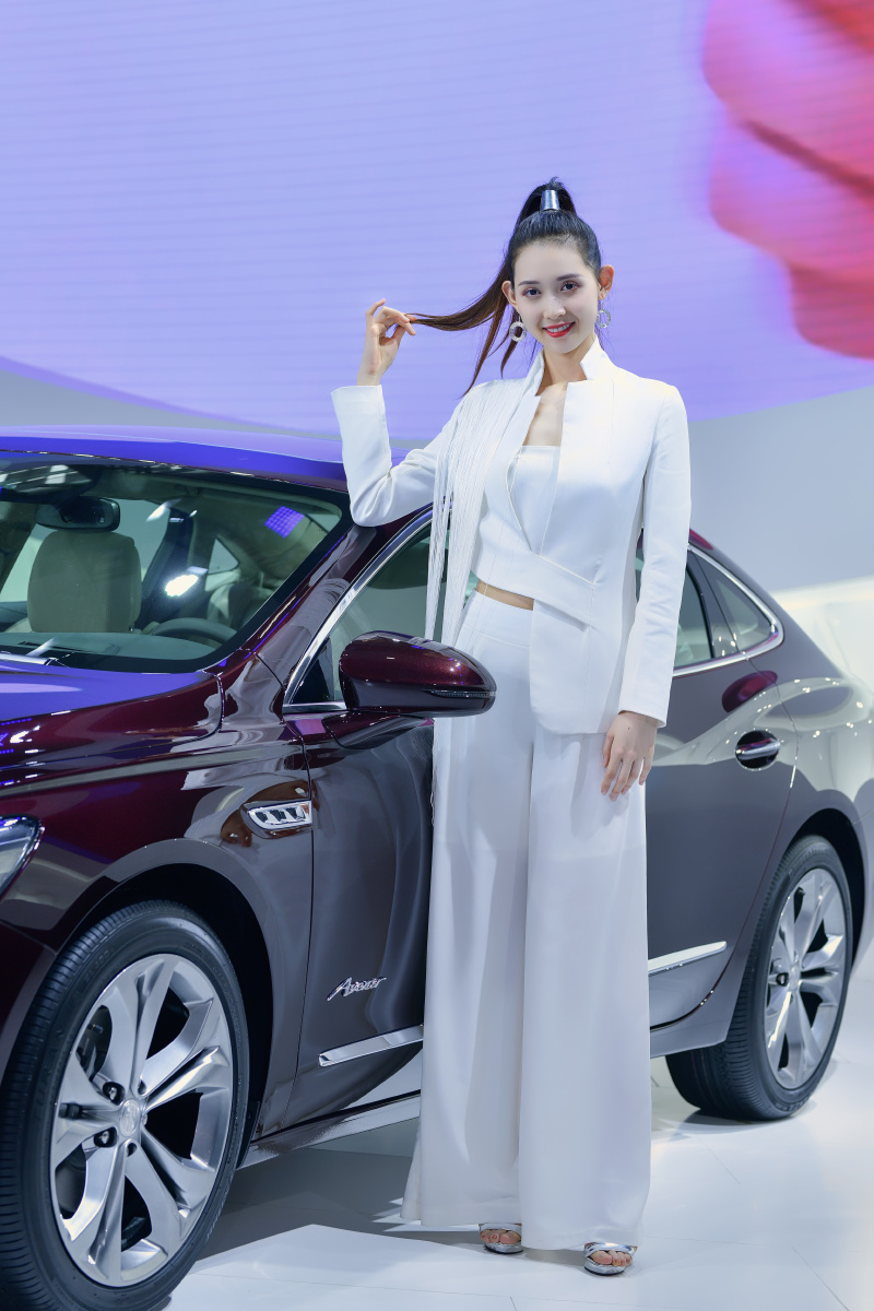 2018广州国际车展别克汽车车模模特杨佳乐