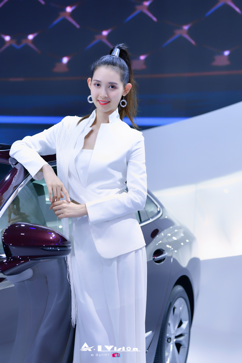2018广州国际车展别克汽车车模模特杨佳乐