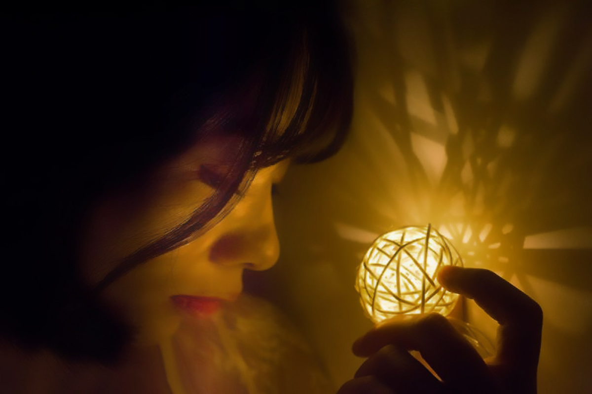 追寻光明的精灵