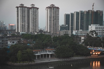 1504628