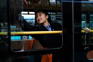 5602