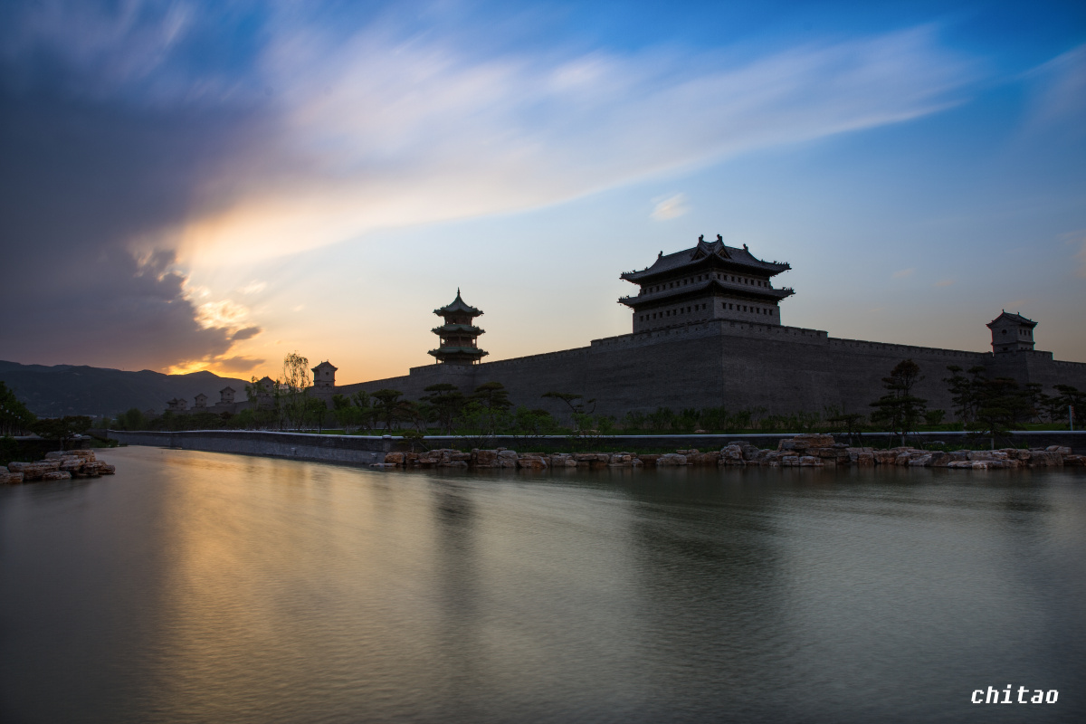 晋阳古城日落!风铃声响仿佛将我带回千年古都的盛世!