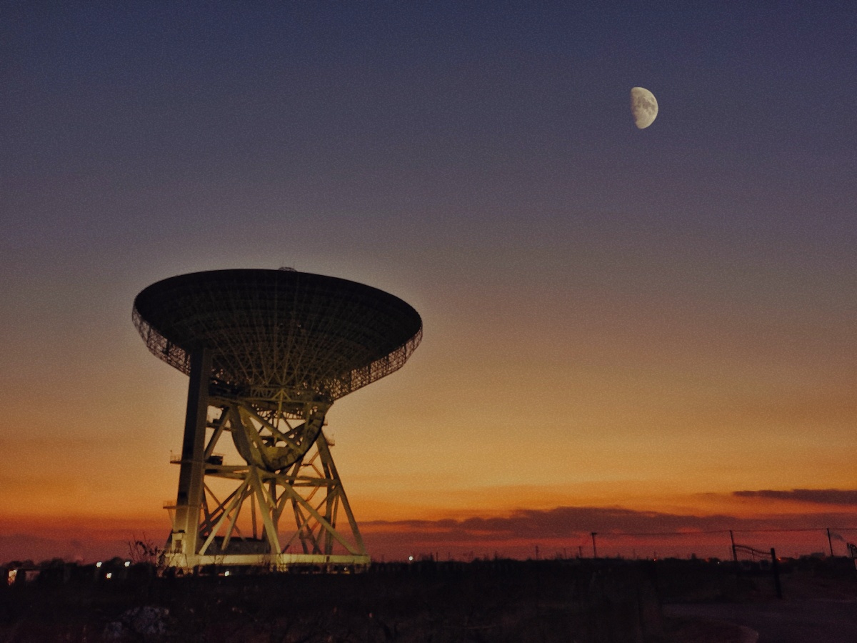 天马射电望远镜