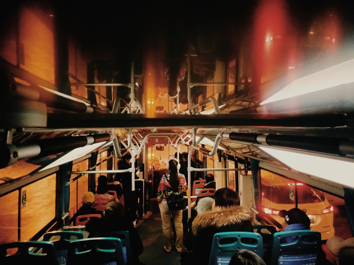 清晨6点的公交车 - 摄影师-小杨 - 图虫