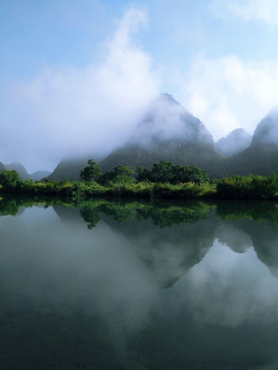 迷醉遇龙河——《晨曦》(摄于桂林阳朔遇龙河)