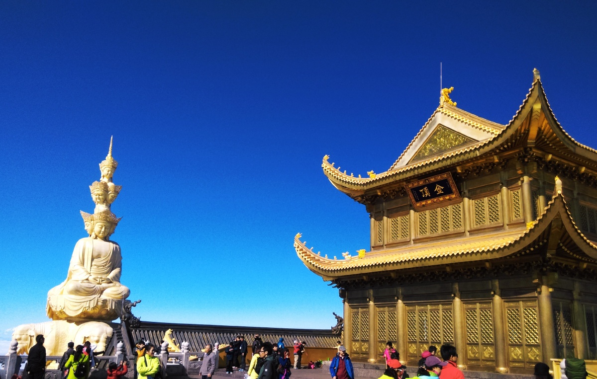 风云峨眉巅9金碧辉煌金顶天摄于四川峨眉山金顶