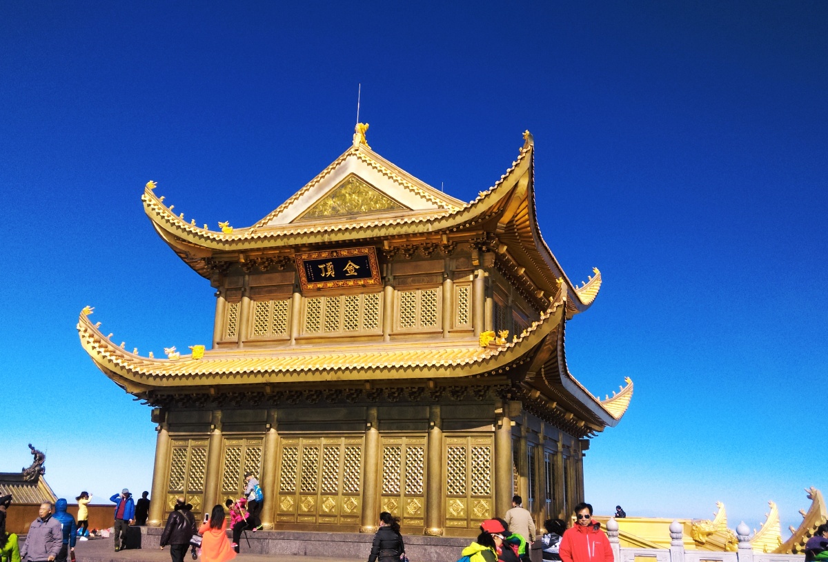 风云峨眉巅9金碧辉煌金顶天摄于四川峨眉山金顶