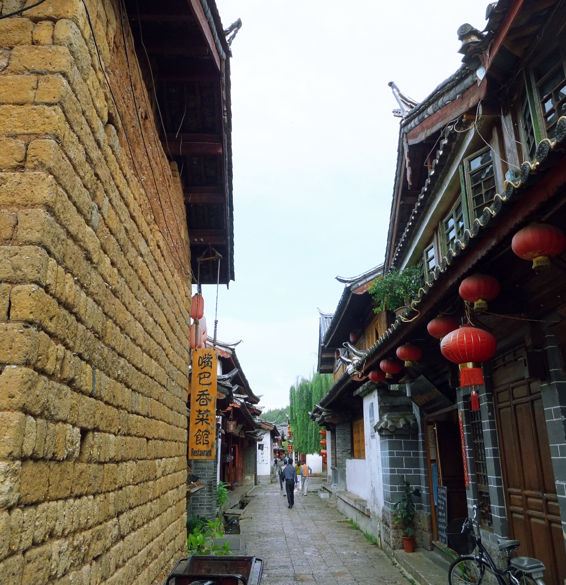 寻常巷陌摄于丽江束河古镇