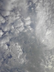 858257