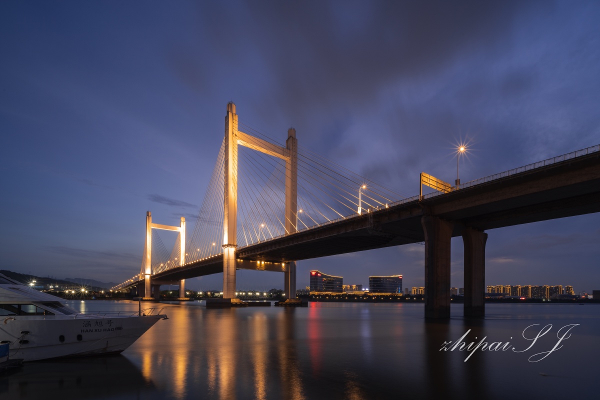 魁浦大桥夜景