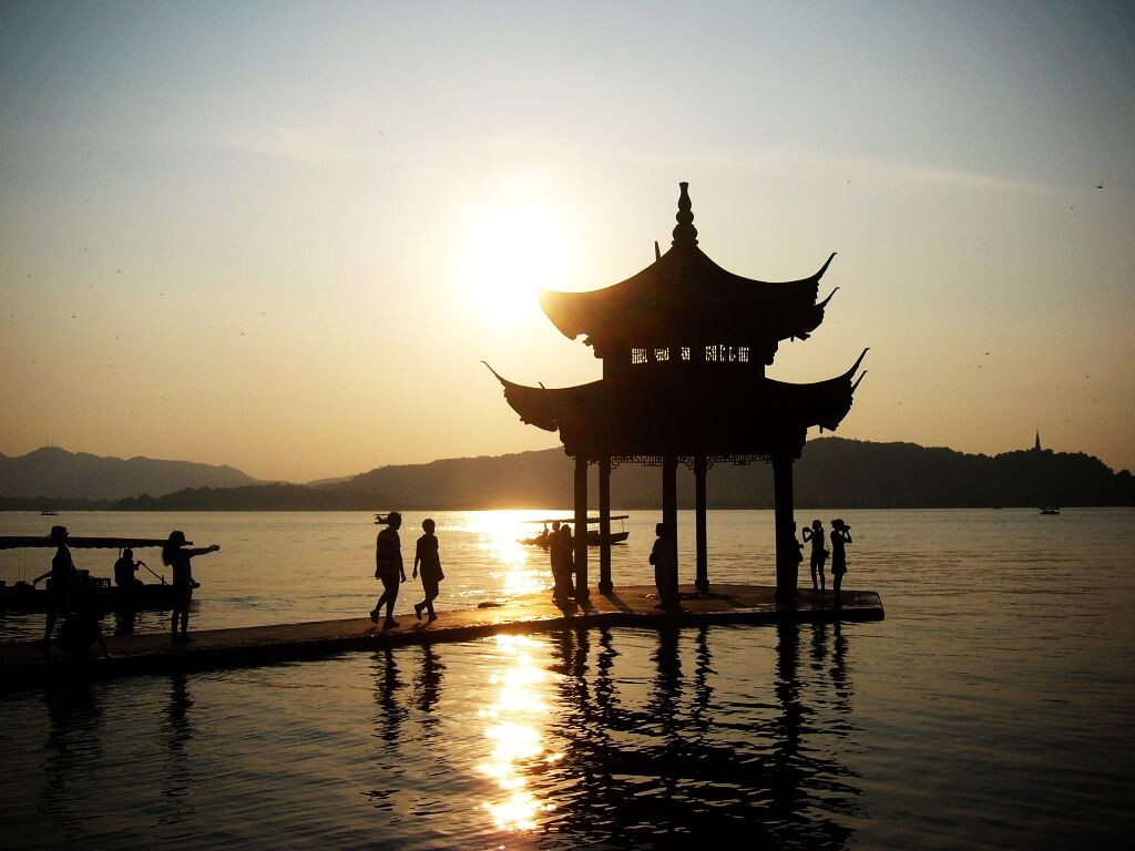 夏游<br />
