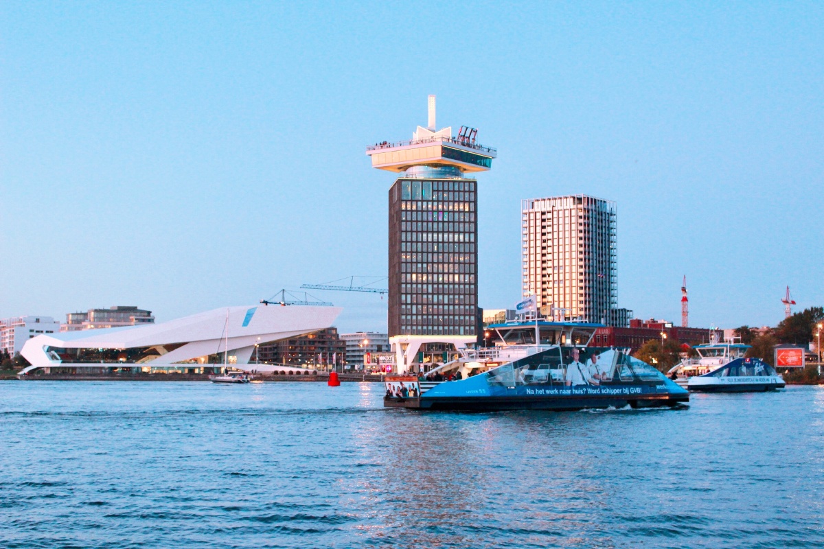 天亮出发去旅行吧