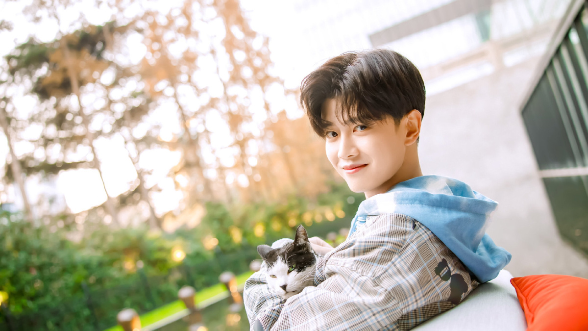 今天依然是帅帅的嘉伦吖高清原图图片来源于网络侵删致歉