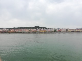2533656