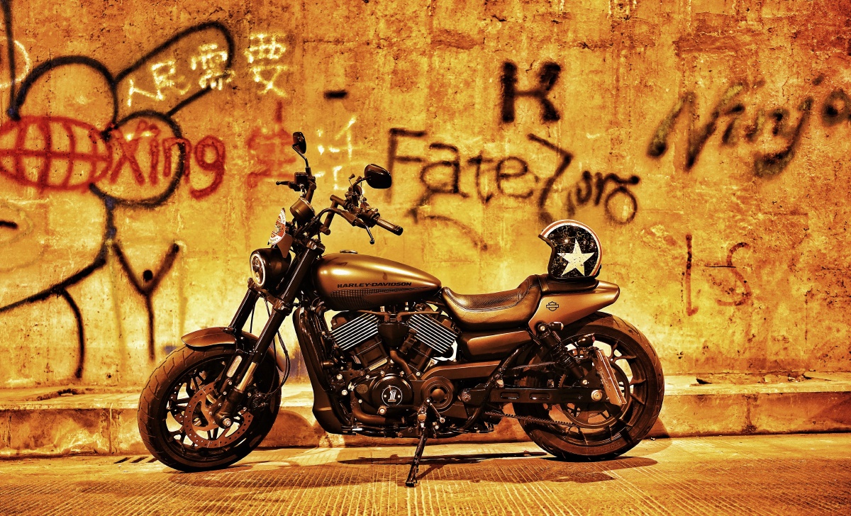 男孩都有个一个机车梦