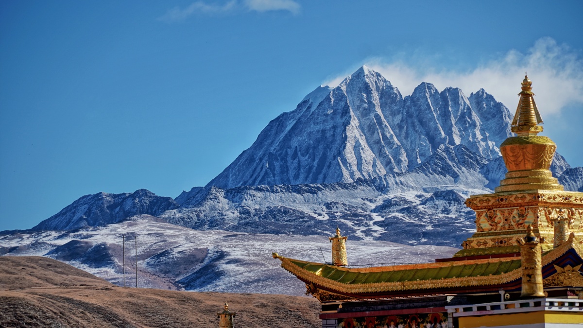 冬季川西新都桥塔公草原