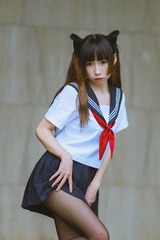 892547
