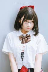 910817