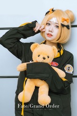910811