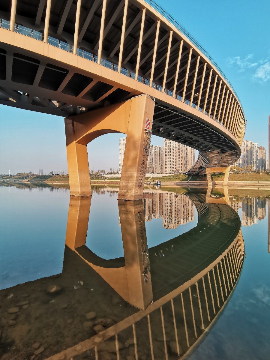 浏阳河边的网红桥