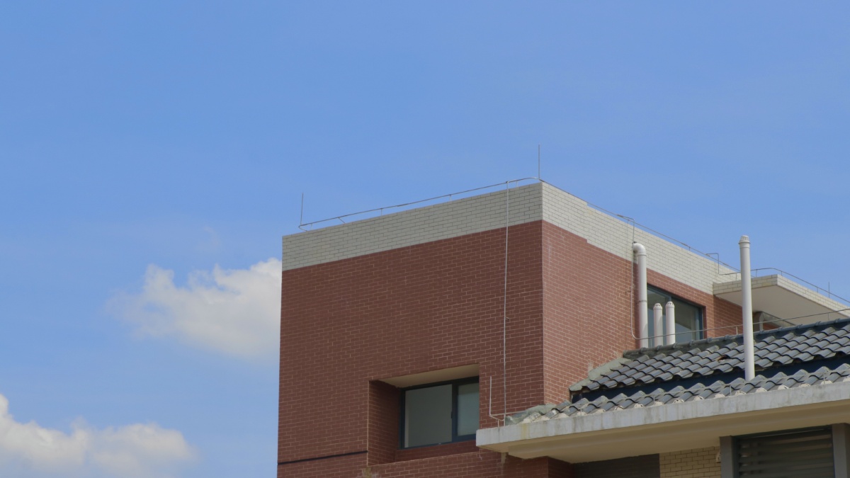 图二三是在学校活动中心拍的,当时觉得光影很美,就突发奇想拍了这一