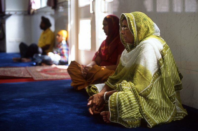 Sikh Temple<br />
CANON EOS 30V with EF 50MM/1.4 +FUJI RDP III, EPSON scanner image