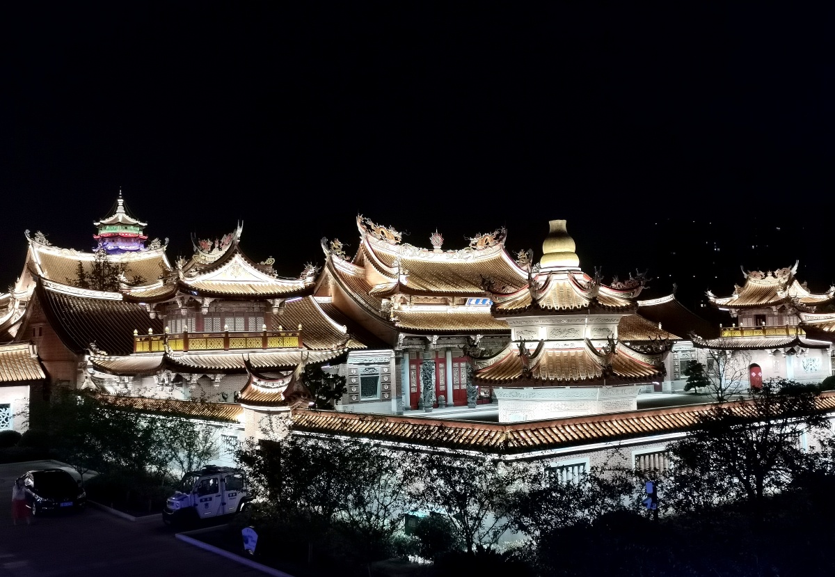 昆山慧聚寺夜景美不美自己品