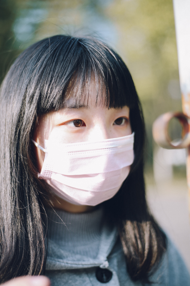口罩少女