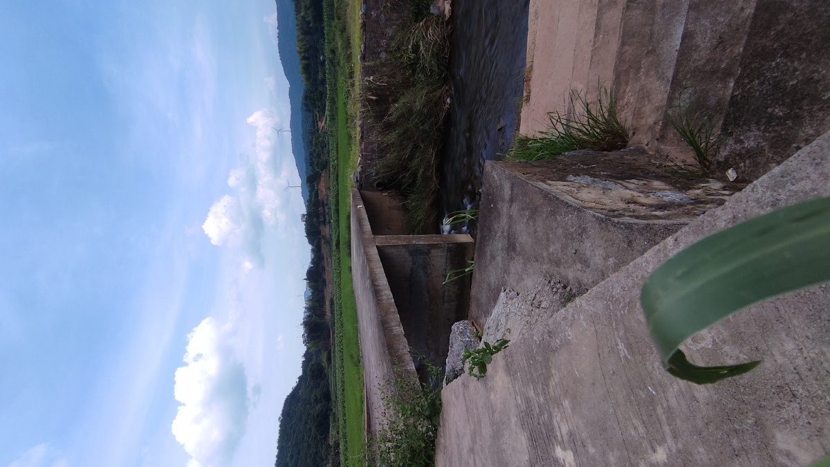 湖南郴州农村夕阳西下美景蓝天白云玉米稻田地