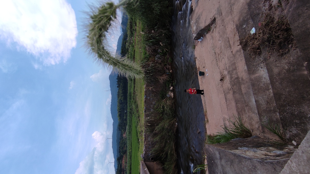 湖南郴州农村夕阳西下美景蓝天白云玉米稻田地