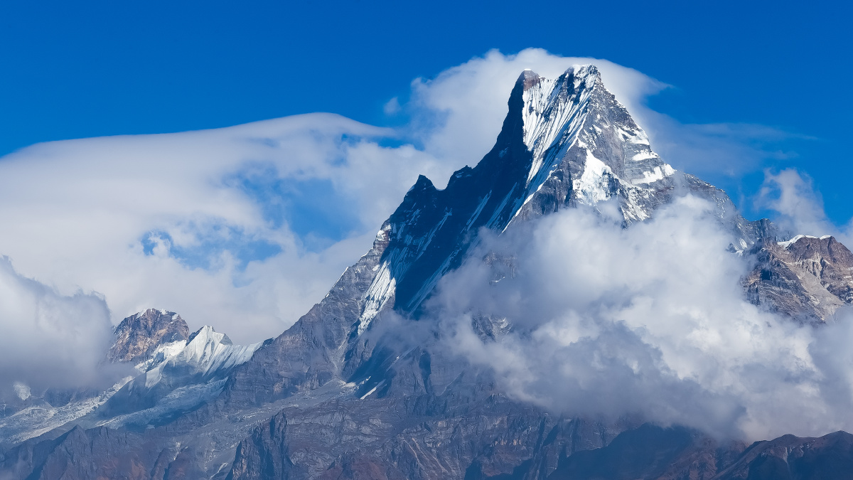 尼泊尔徒步见到壮丽的鱼尾峰