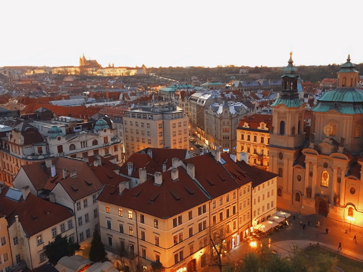 布拉格广场的黄昏