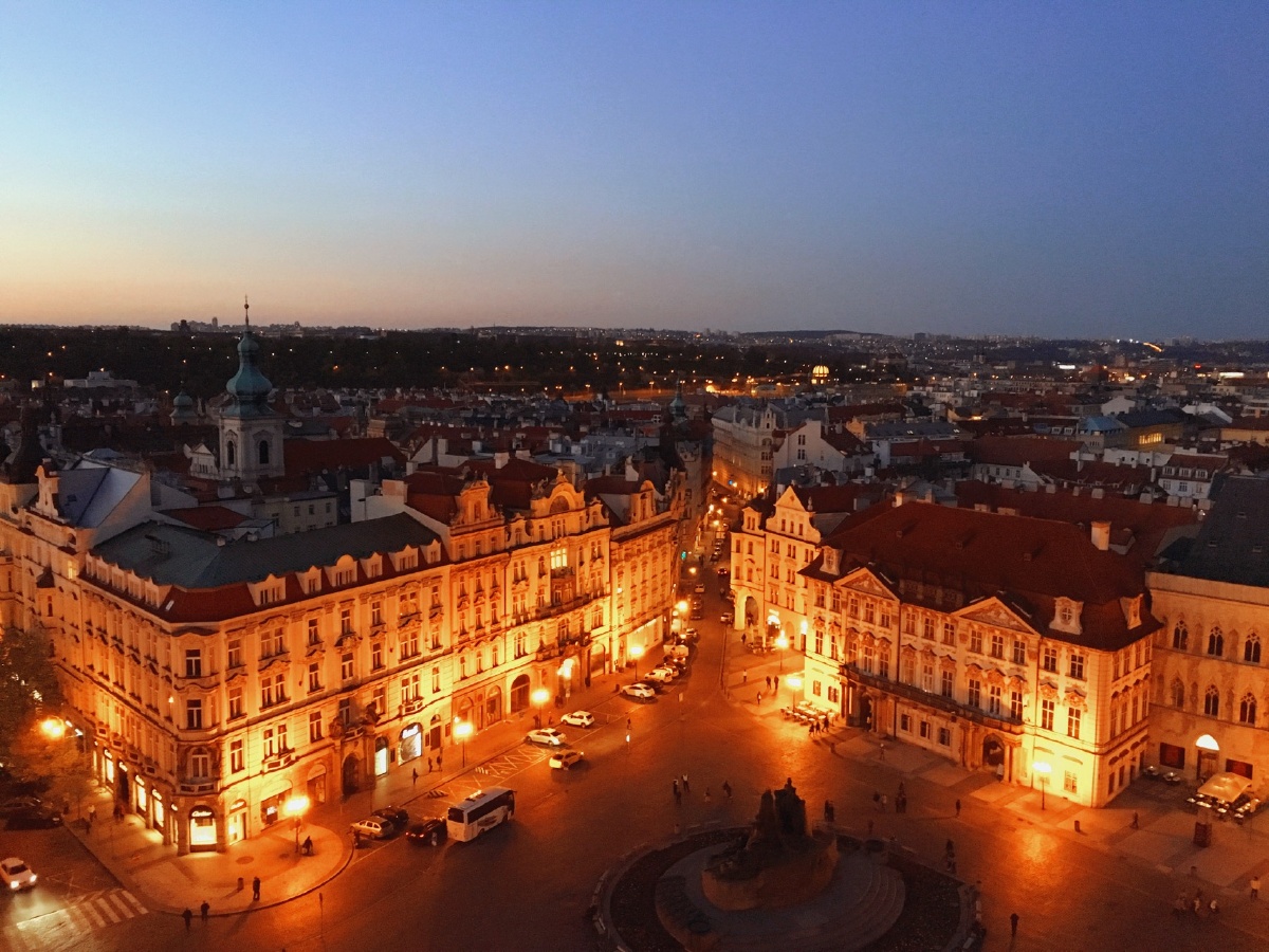布拉格广场的黄昏