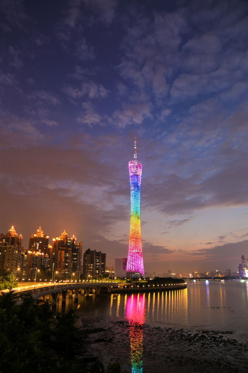 广州塔晚霞映照下之帅气