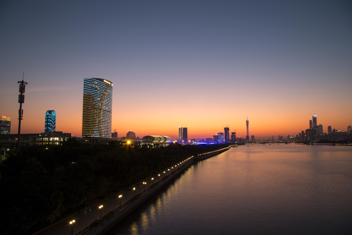 傍晚时分广州城