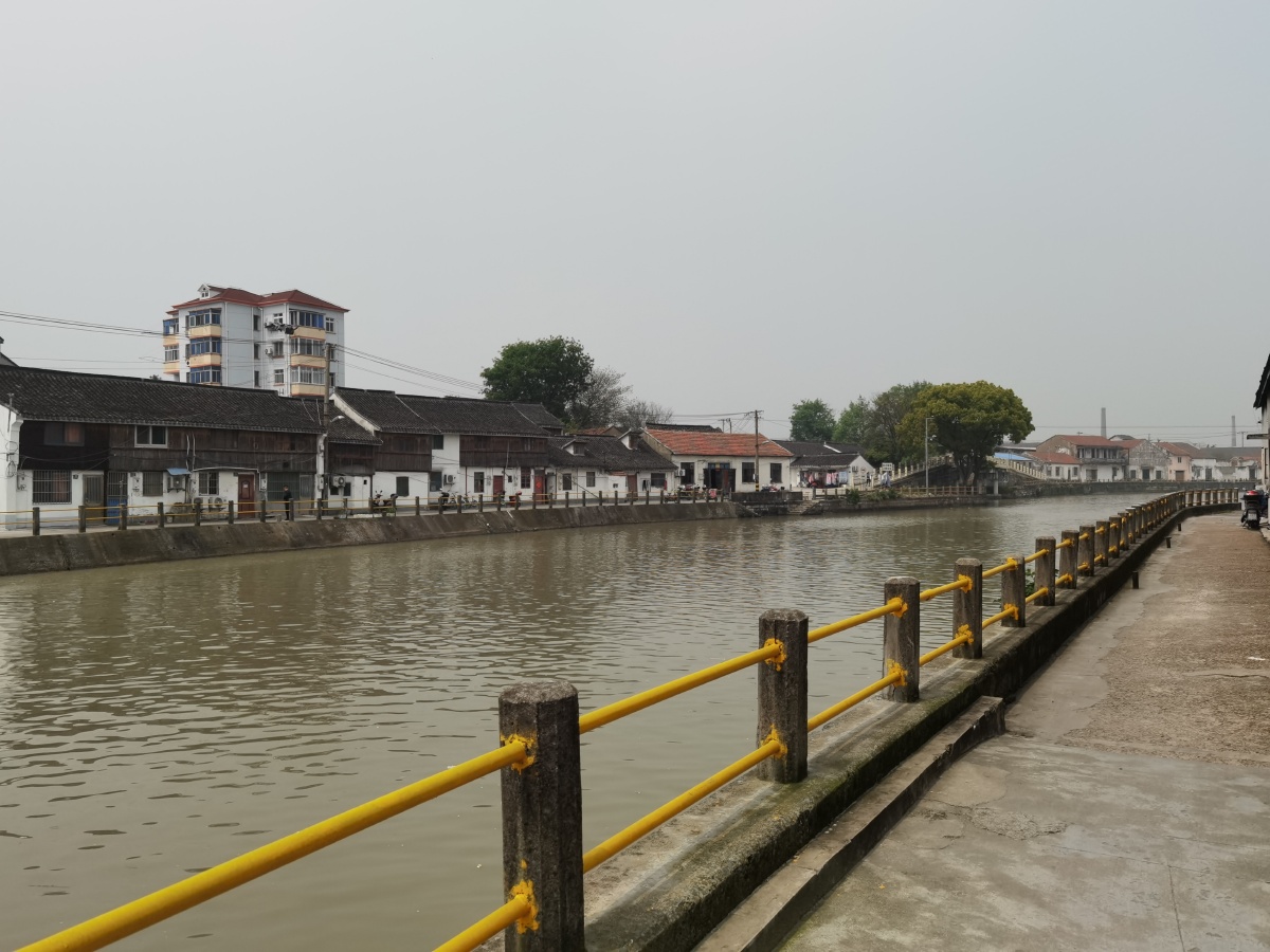 张堰镇老街乡村纪实有标牌介绍的地方蛮多的南社是头牌内容和建筑都挺